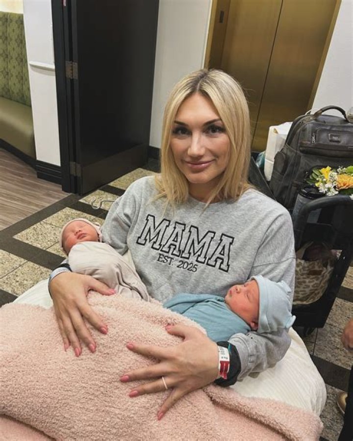 Brooke Hogan ·