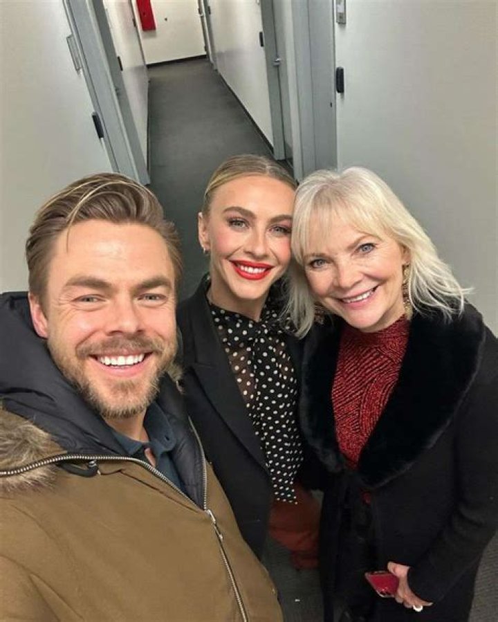 Discover The Unbreakable Bond Of Derek And Julianne Hough: Siblings And Stars