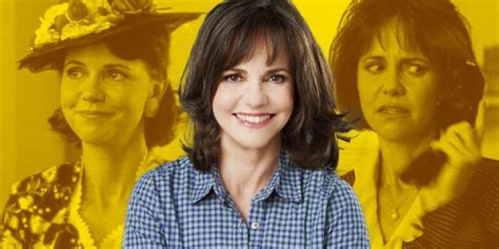 Sally Field Biography, Wiki, Age, Height, Husband, Children, Gidget, Movies and Net Worth