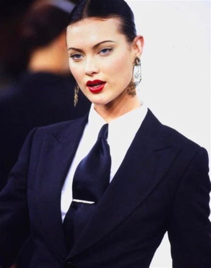 Shalom Harlow ·