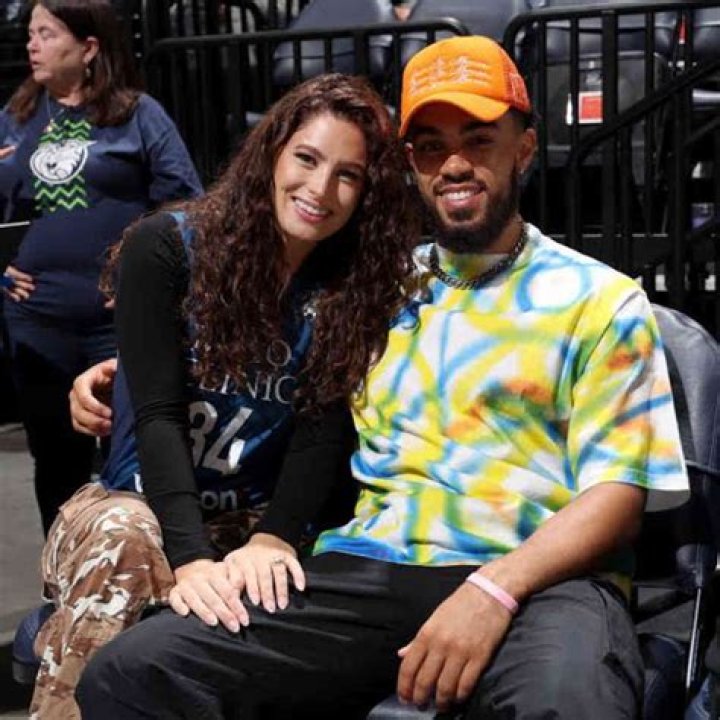 Tyus Jones Wife or Girlfriend Carrie Yeakey? Meet His Parents On Instagram ·