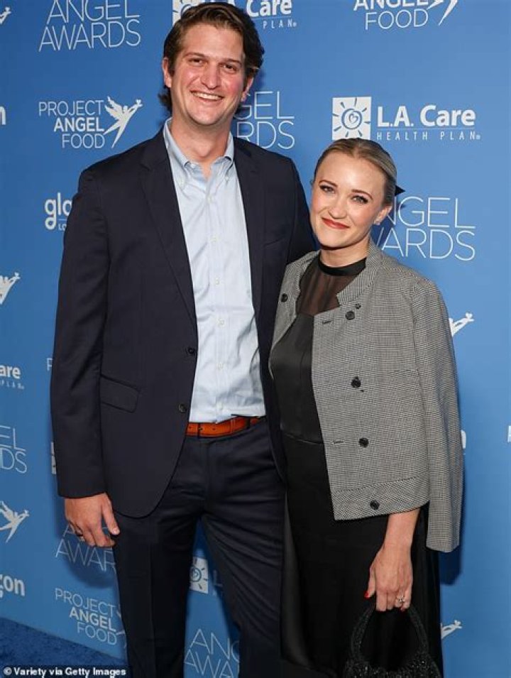 Who is Emily Osment? Wiki, Age, Husband, Net Worth, Height, Ethnicity